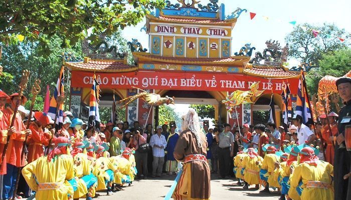 Dinh Thầy Thím - Tour Lagi Ở Resort Mỏm Đá Chim